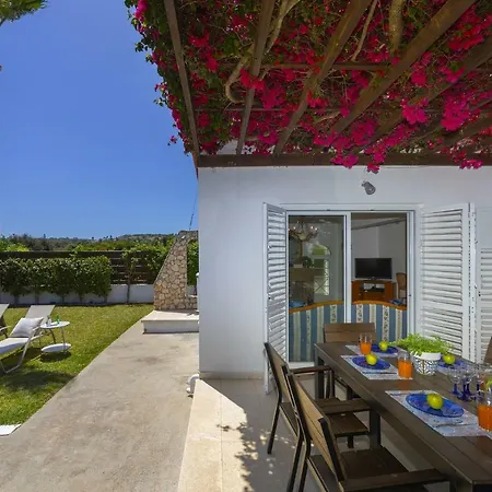 Holiday home Kira *